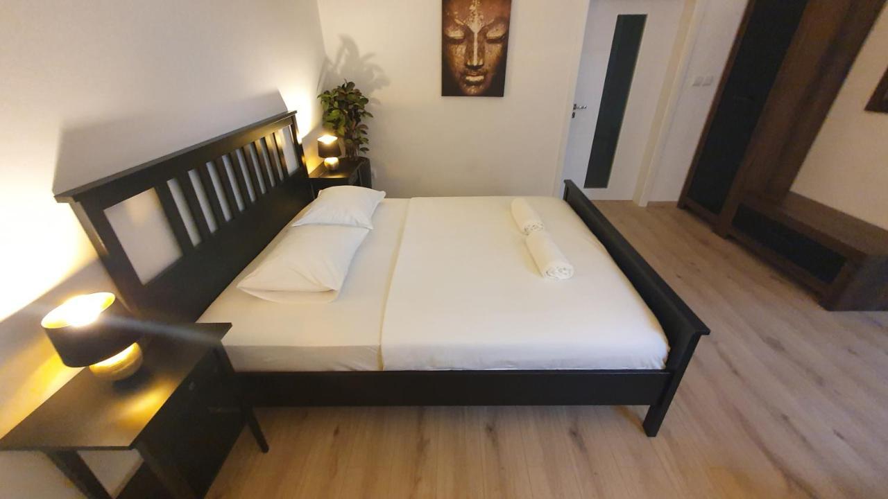 Le Monde Apartment Bratislava - Amazing 5Bdr In Downtown Екстериор снимка