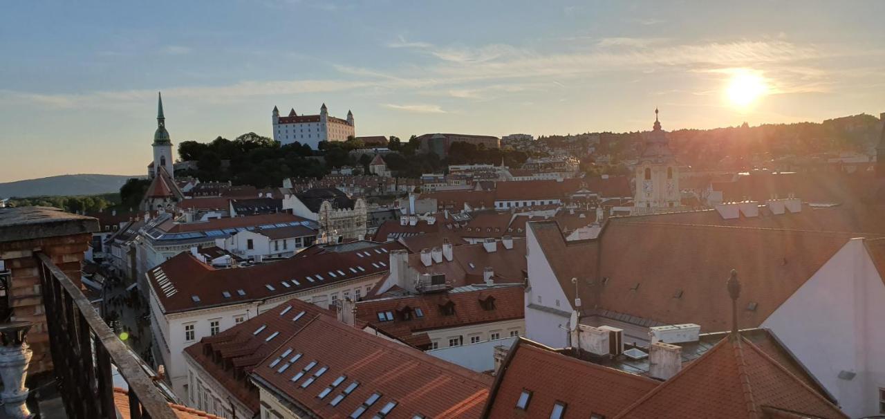 Le Monde Apartment Bratislava - Amazing 5Bdr In Downtown Екстериор снимка