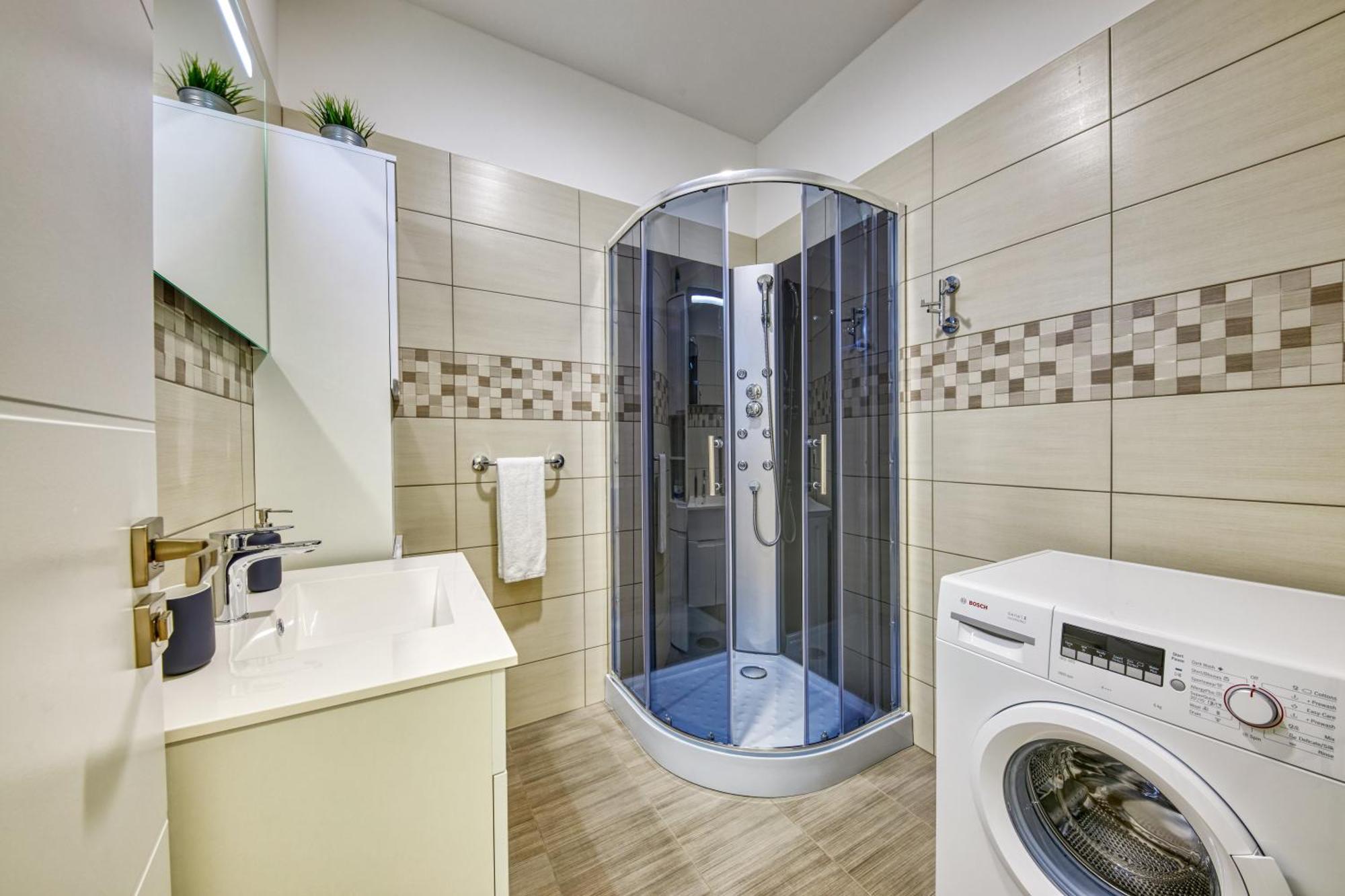 Le Monde Apartment Bratislava - Amazing 5Bdr In Downtown Екстериор снимка