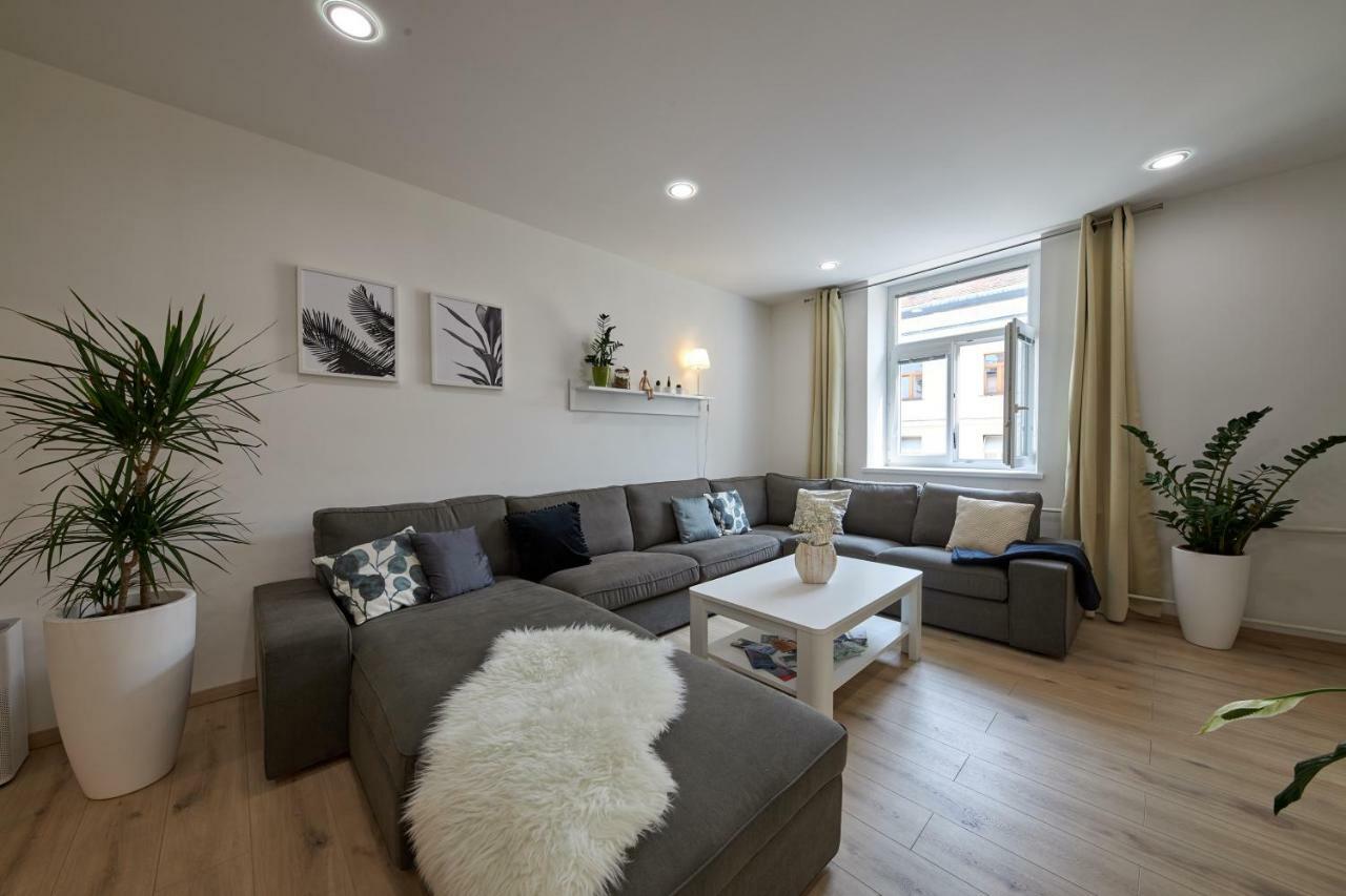 Le Monde Apartment Bratislava - Amazing 5Bdr In Downtown Екстериор снимка