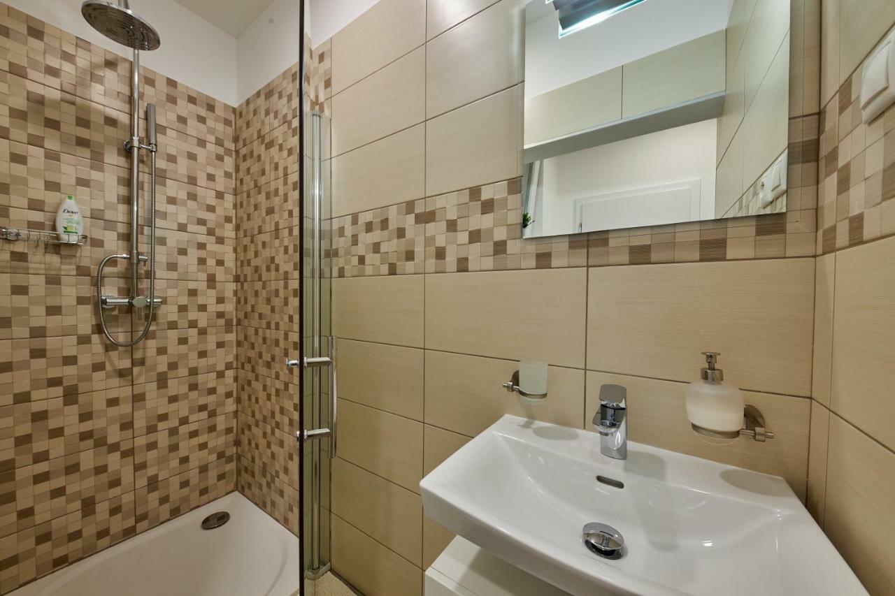 Le Monde Apartment Bratislava - Amazing 5Bdr In Downtown Екстериор снимка