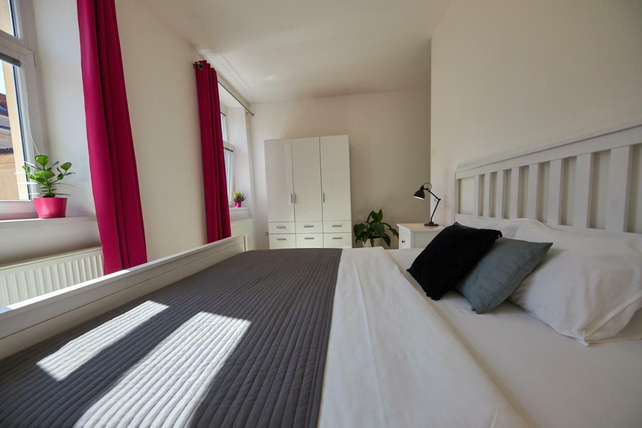 Le Monde Apartment Bratislava - Amazing 5Bdr In Downtown Екстериор снимка