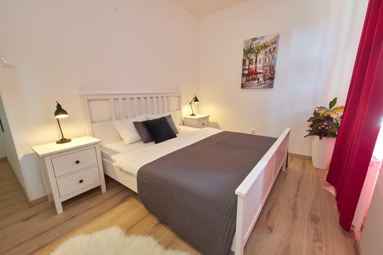 Le Monde Apartment Bratislava - Amazing 5Bdr In Downtown Екстериор снимка