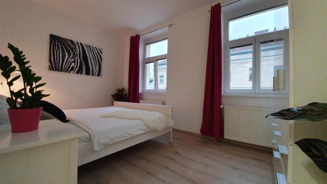Le Monde Apartment Bratislava - Amazing 5Bdr In Downtown Екстериор снимка